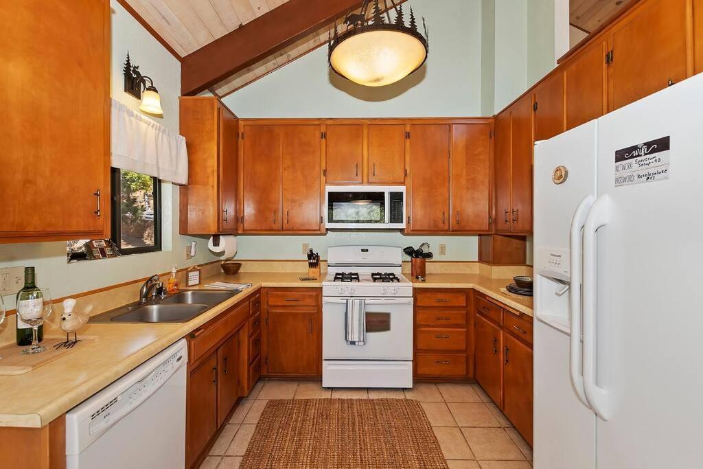 Villa Everwood Serenity Treehouse Ontrail Head/Sledding Big Bear Lake Exterior foto