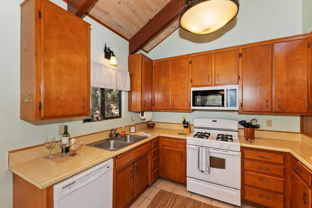 Villa Everwood Serenity Treehouse Ontrail Head/Sledding Big Bear Lake Exterior foto